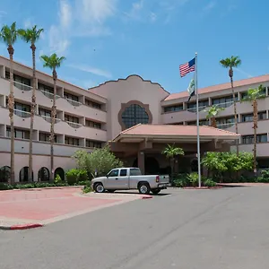 https://holiday-inn-phoenix-west.hotelsofphoenix.com